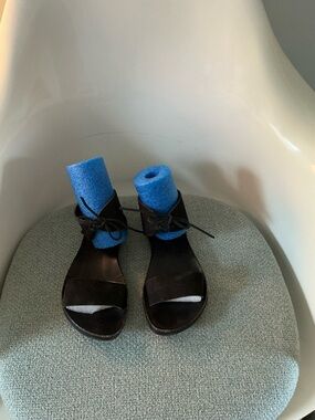 Cydwoq Women’s Cliff Dweller Black Suede Leather Sandals. Size 37.